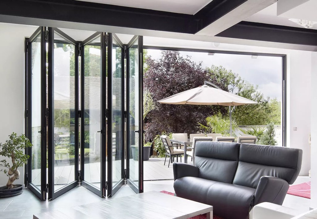 FOLDING SLIDING DOORS